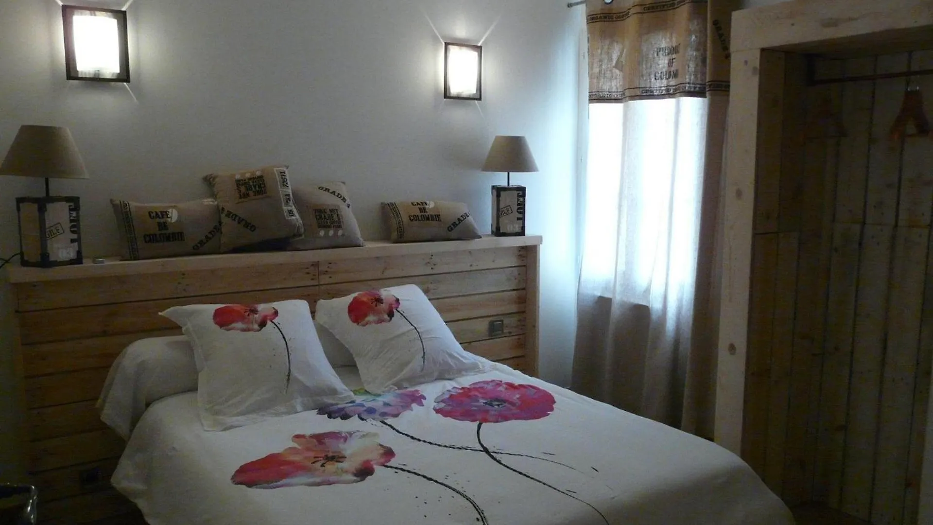 Σπίτι διακοπών House In The Countryside In The Luberon With Beautiful View And Private Swimming-Pool Close To Bonnieux In Provence - 8 Personnes