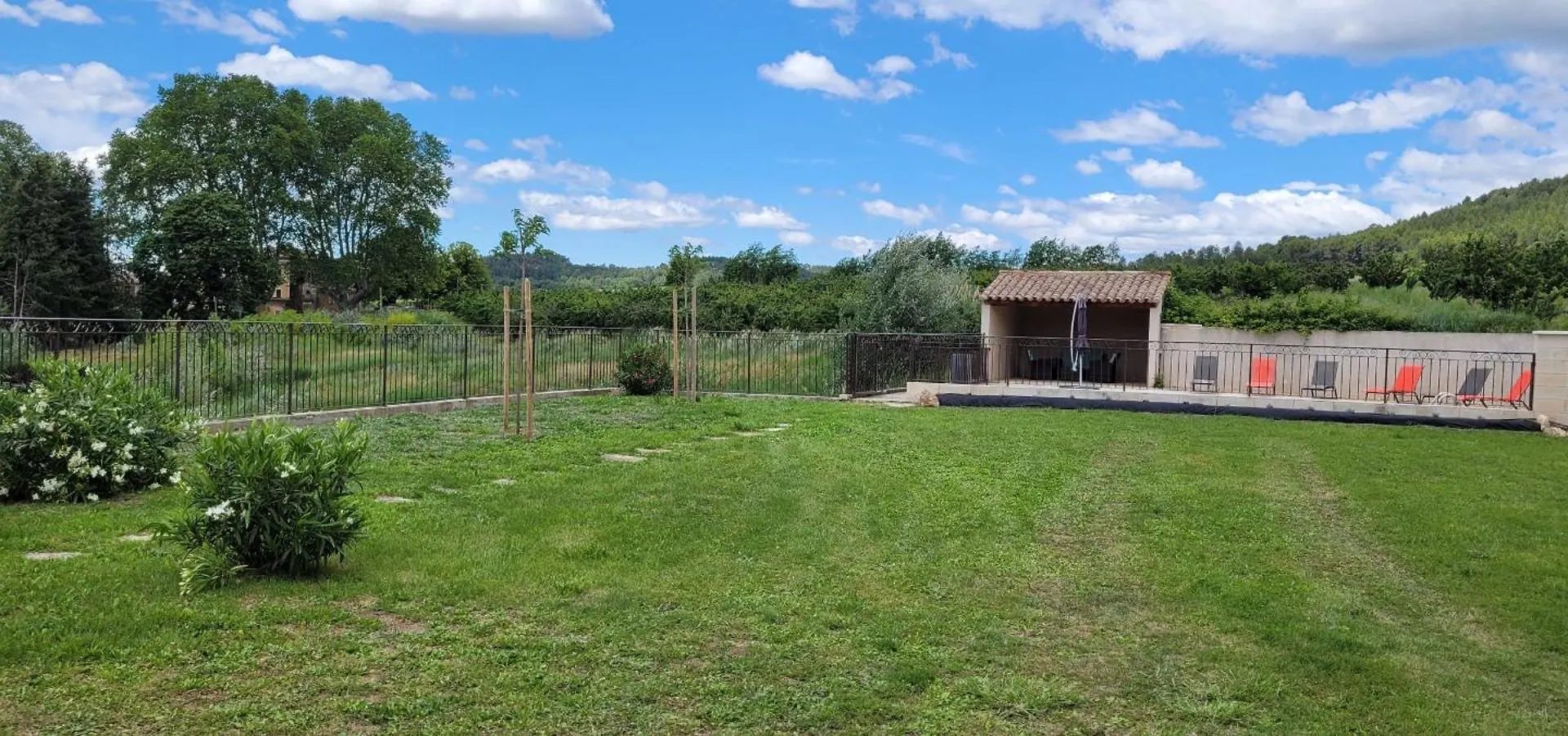 Σπίτι διακοπών House In The Countryside In The Luberon With Beautiful View And Private Swimming-Pool Close To Bonnieux In Provence - 8 Personnes